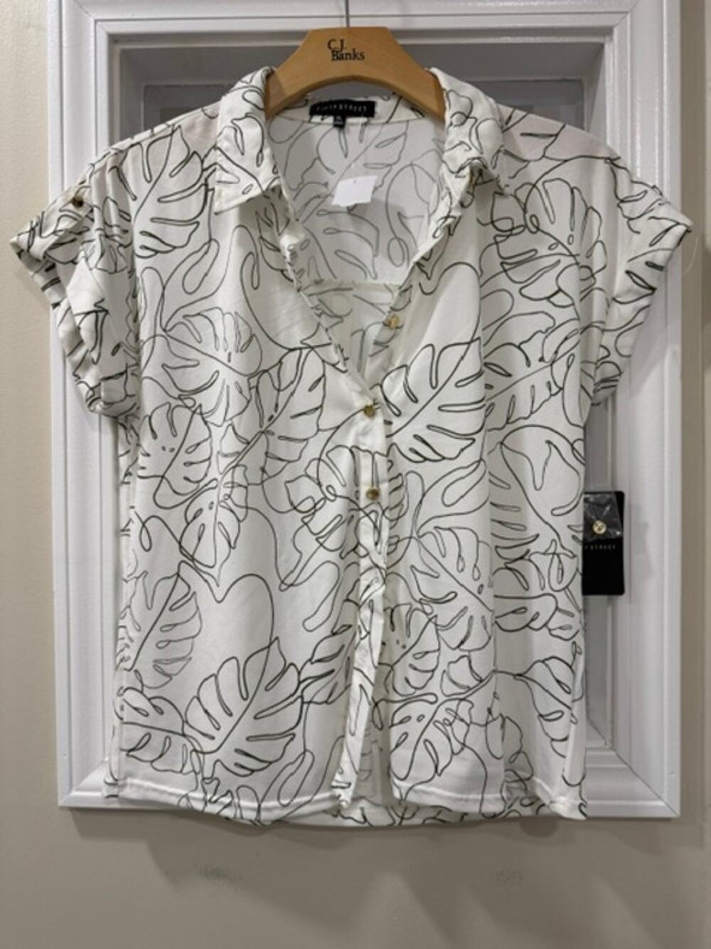Fifty Street Tropical Leaf Print Top